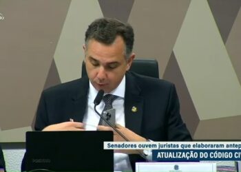 Comissão começa a debater atualização do Código Civil — Senado Notícias