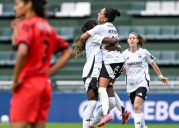 Com técnica brasileira, Colo Colo vai à semi da Libertadores Feminina