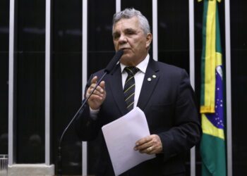 Câmara aprova regras para destinar imóveis de origem ilícita ao uso social em comunidades – Notícias