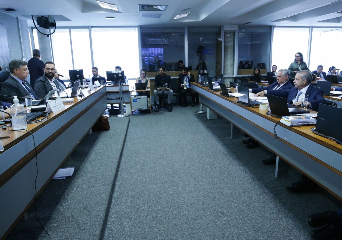 CPMI do INSS ouve ex-dirigentes de associação e conselho nesta segunda