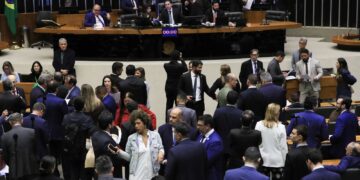 Câmara aprova urgência para votar direito à bagagem de mão gratuita