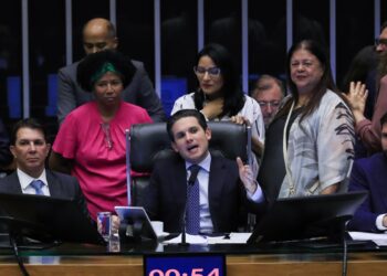 Câmara aprova regras para julgamentos do STF e envia texto ao Senado