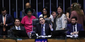 Câmara aprova regras para julgamentos do STF e envia texto ao Senado