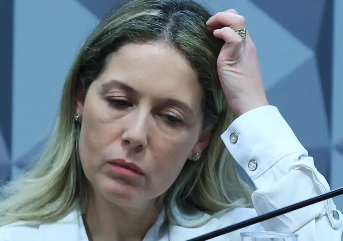 Mulher de ex-procurador-geral do INSS fica em silêncio na CPMI