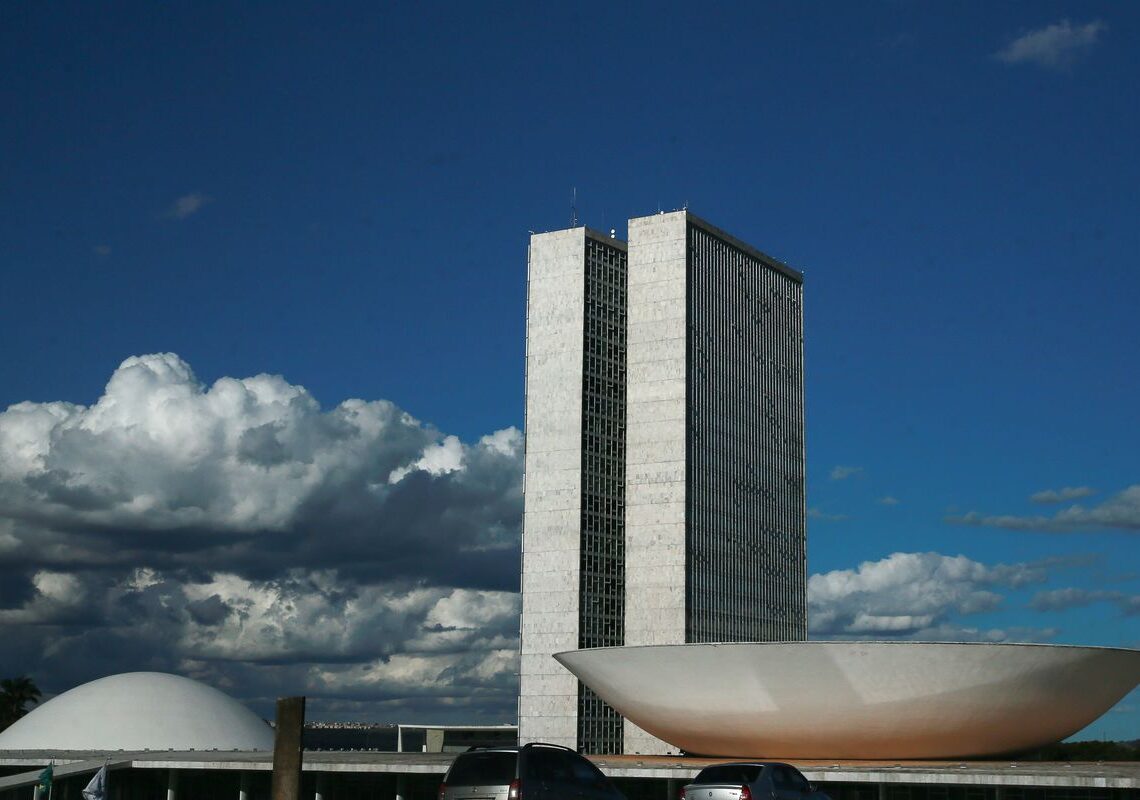 Câmara dos Deputados poderá ter bancada cristã