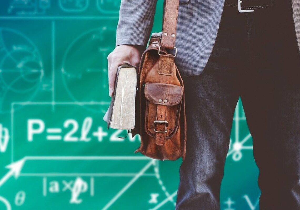 Professores do Rio denunciam escolas que não pagam salários