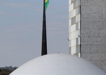 Senado analisa projeto que regulamenta comitê gestor de novo imposto