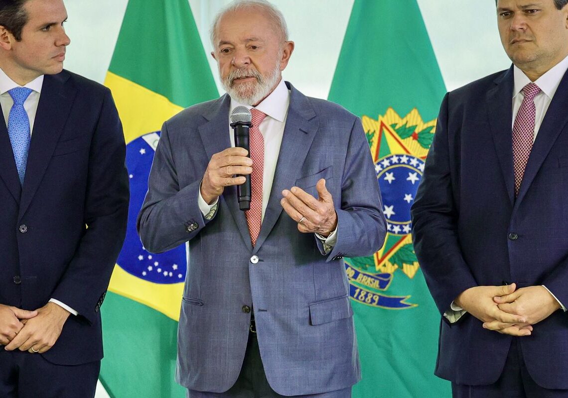 Lula discute pautas do governo em encontro com Motta e Alcolumbre