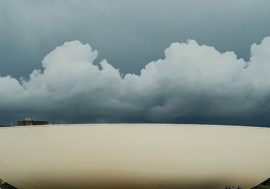 Deputados pedem investigação federal sobre megaoperação no Rio