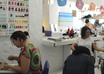 Anvisa proíbe duas substâncias utilizadas em produtos para unhas
