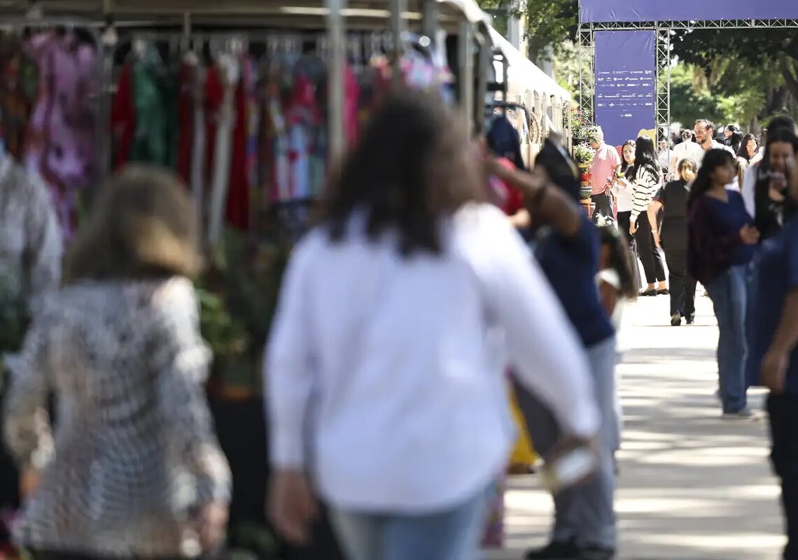 Desemprego no trimestre cai para menor taxa da série histórica