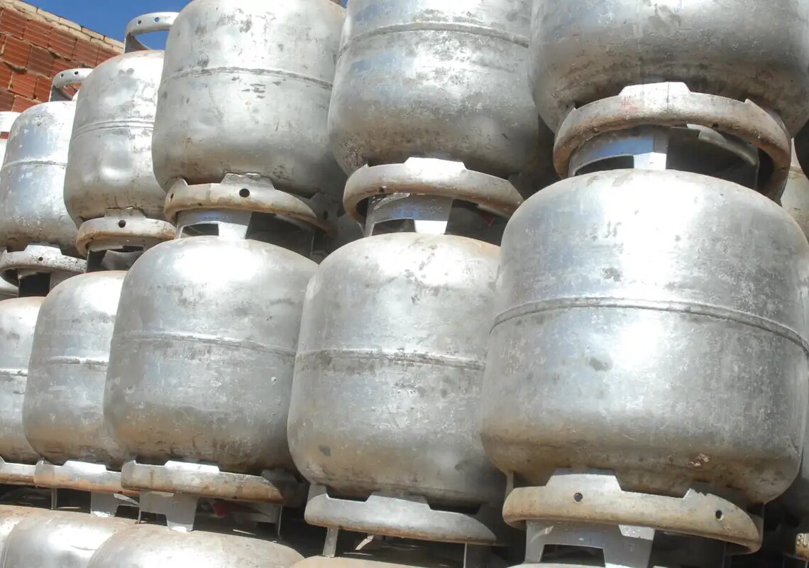 Auxílio Gás de R$ 108 começa a ser pago nesta segunda-feira