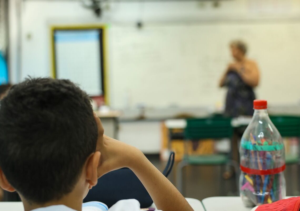 Governo abre canal para sugestões sobre uso de IA na educação