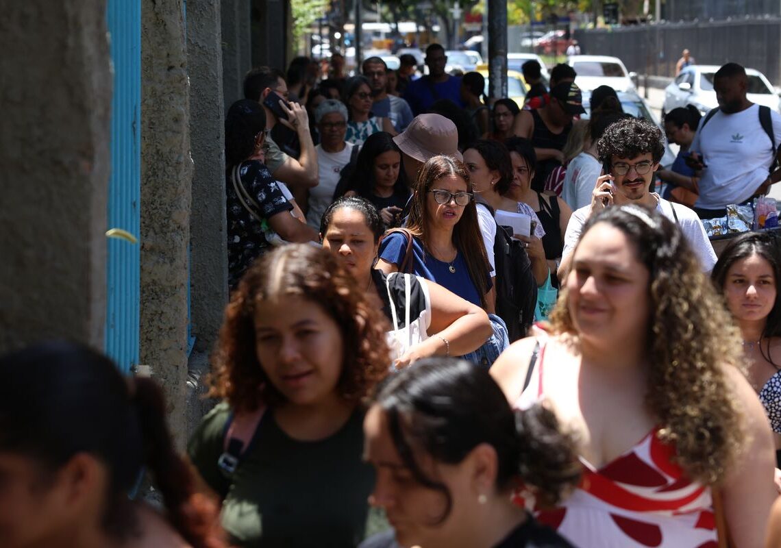Professores fazem a primeira edição da Prova Nacional Docente