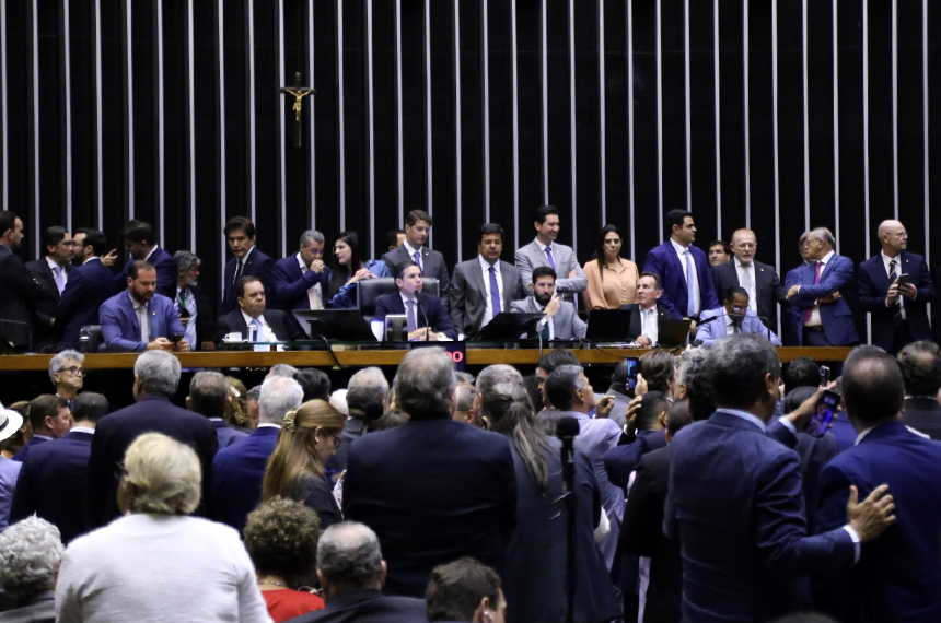 Câmara retira MP do IOF de pauta e enterra proposta; texto perde validade — Senado Notícias