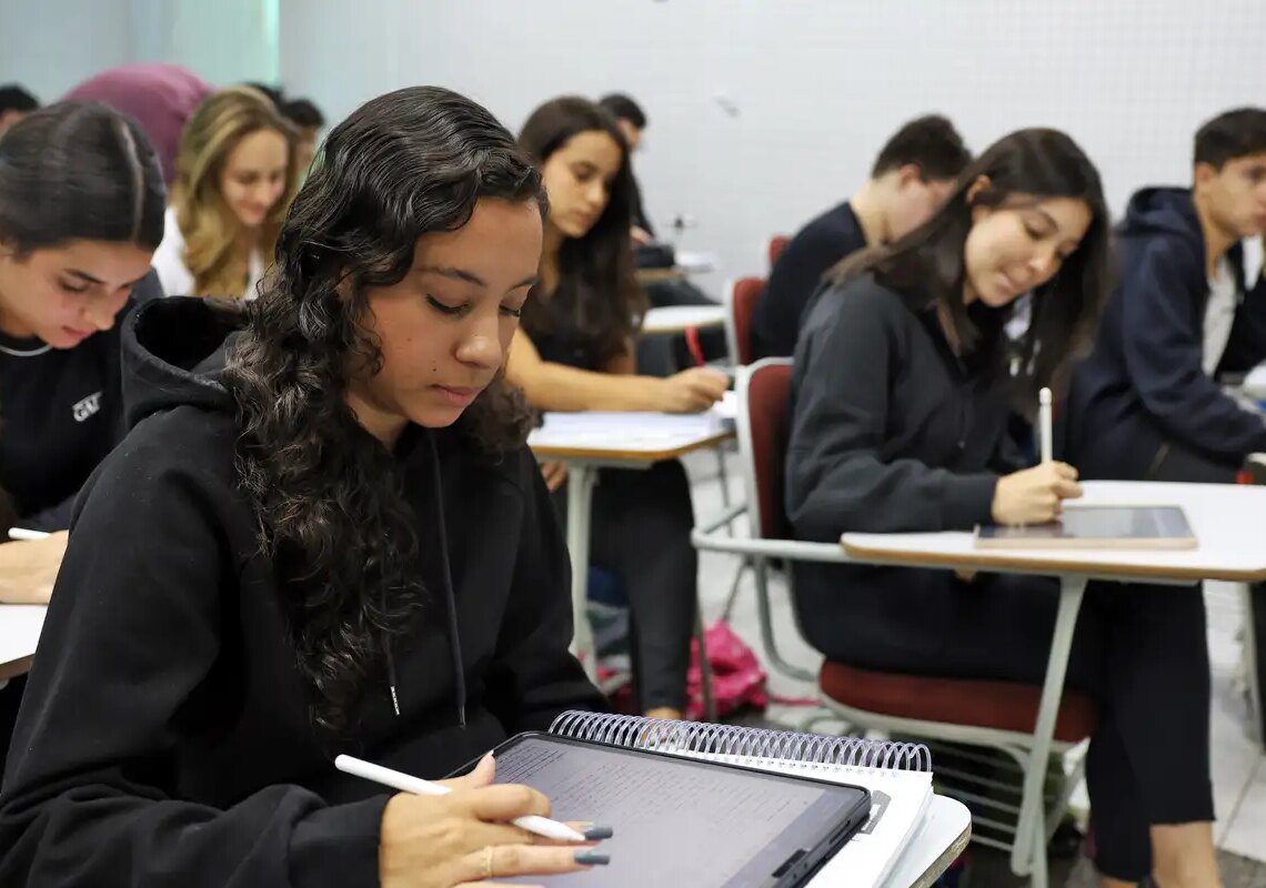 Conheça as regras para a prova de redação do Enem 2025 no domingo