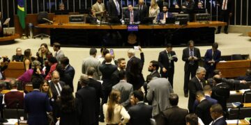 Motta adia votação de PL Antifacção para terça-feira (18)