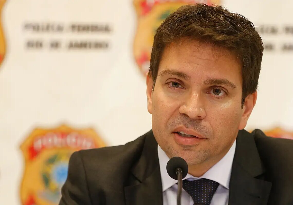 Câmara diz que não foi informada sobre saída de Ramagem do país