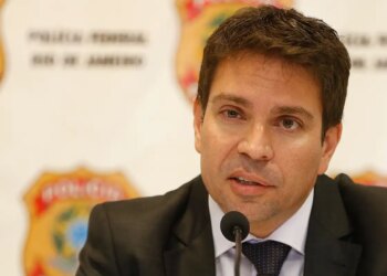 Câmara diz que não foi informada sobre saída de Ramagem do país