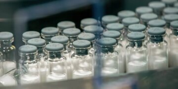 Anvisa assina termo de compromisso para a vacina da dengue do Butantan