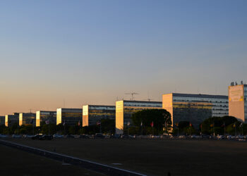 Linguagem simples em mensagens de órgãos públicos agora é obrigatória — Senado Notícias