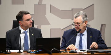 Projeto que facilita compra de armas de fogo é aprovado pela CSP — Senado Notícias