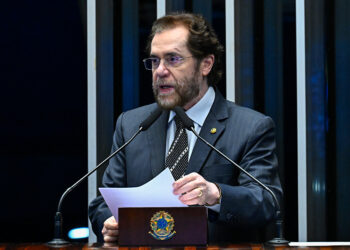 Plínio critica possível restrição ao cultivo de tilápia no país — Senado Notícias