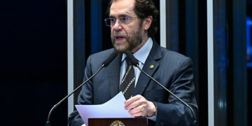 Plínio critica possível restrição ao cultivo de tilápia no país — Senado Notícias