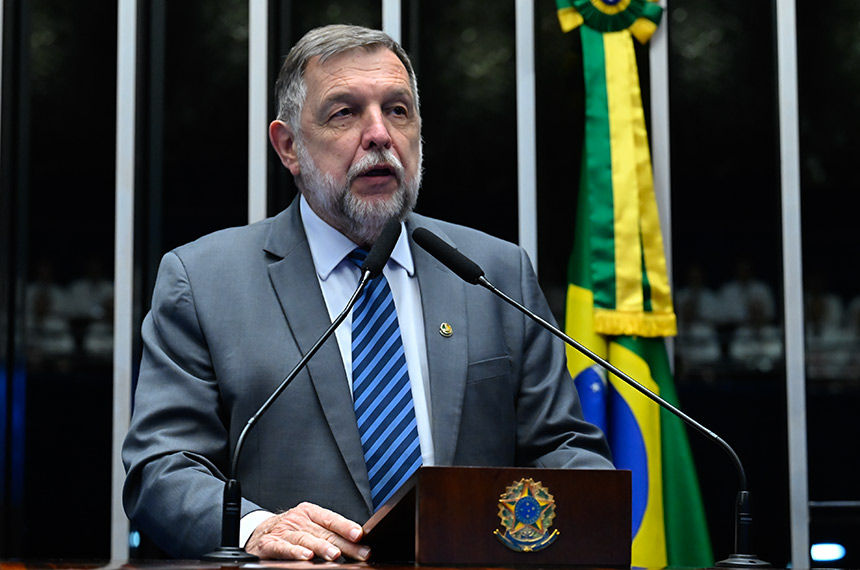Flávio Arns comunica que governo aceitou alterar decreto sobre Apaes — Senado Notícias