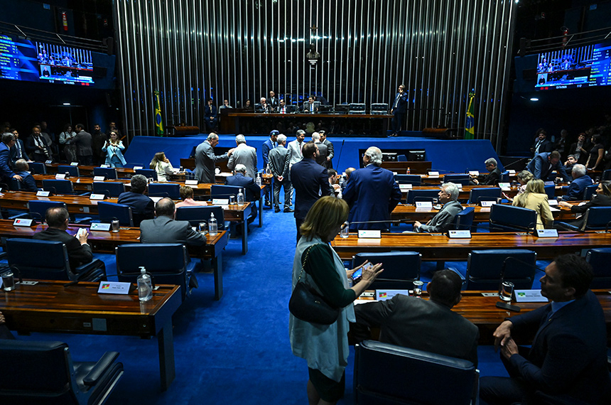 Por 45 votos a 26, Senado aprova recondução de Gonet na PGR — Senado Notícias