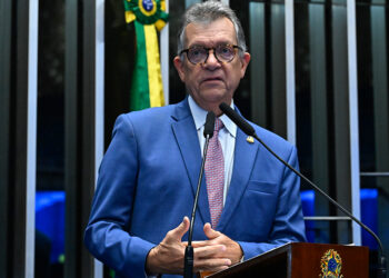 Laércio homenageia 64 anos de fundação do Banco do Estado do Sergipe — Senado Notícias