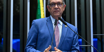 Laércio homenageia 64 anos de fundação do Banco do Estado do Sergipe — Senado Notícias