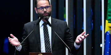 Jorge Seif critica decisão de Moraes de decretar a prisão de Bolsonaro — Senado Notícias