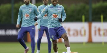 Seleção realiza primeiro treino para amistosos na Europa