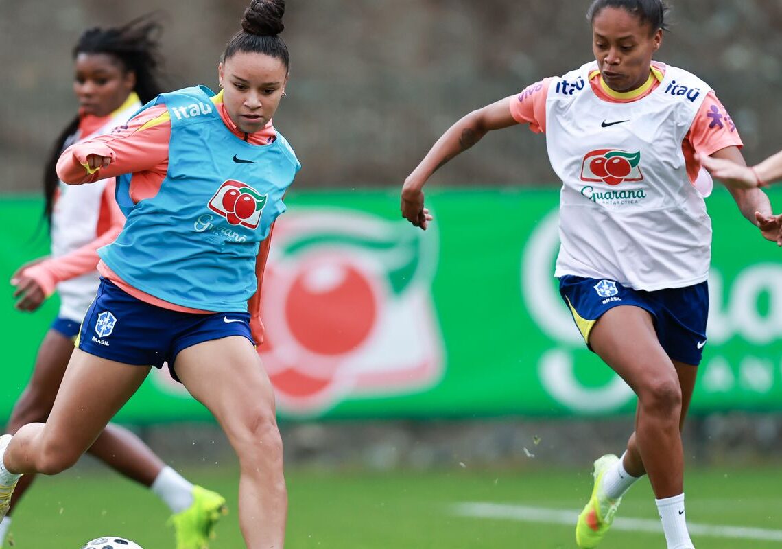 Seleção feminina inicia preparação para amistosos na Europa
