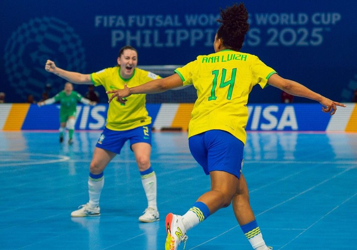Brasil goleia Irã na estreia da Copa do Mundo de futsal feminino