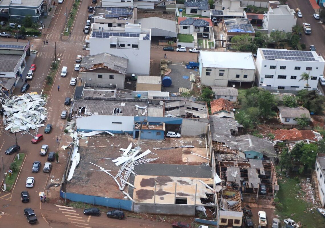 Governo garante verbas e serviços após tornado que atingiu o Paraná