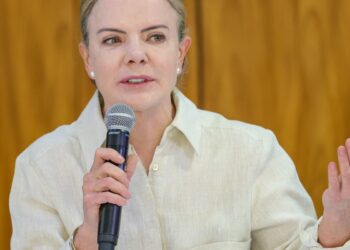 “Perde o Brasil”, diz Gleisi sobre derrubada de vetos do licenciamento