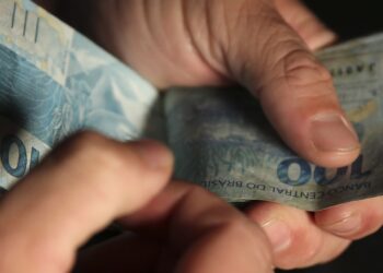 Poupança tem retirada líquida de R$ 9,7 bilhões em outubro