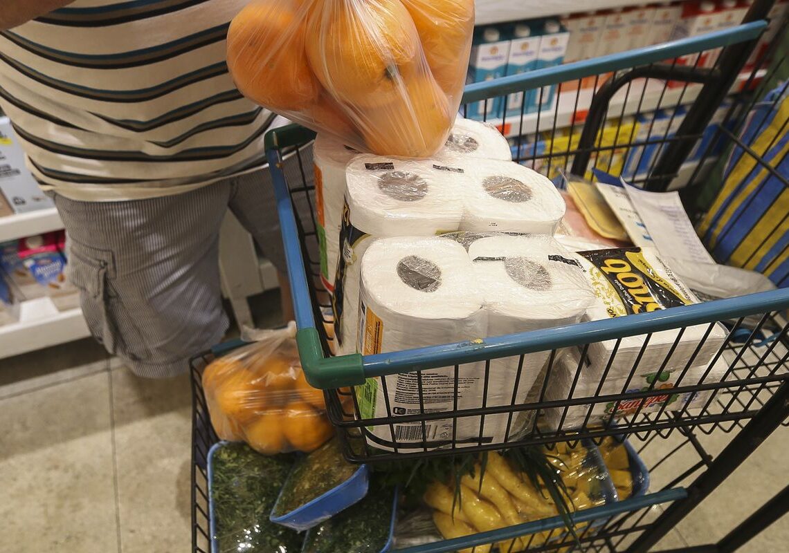 Governo federal reajusta auxílio-alimentação de servidores em 17,5%