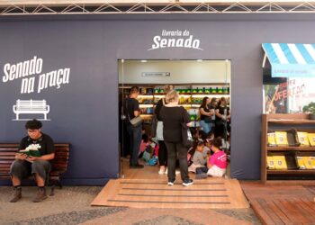Senado promove lançamentos durante a Feira do Livro de Porto Alegre — Senado Notícias