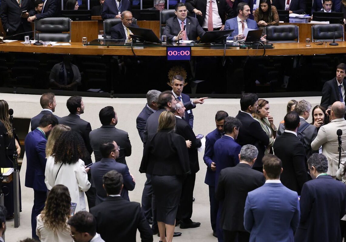 Congresso aprova LDO com superávit de R$ 34 bilhões em 2026