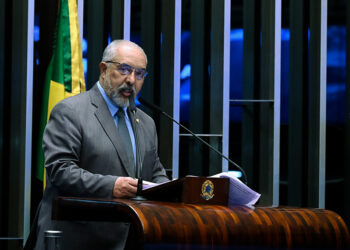 Após 22 anos como senador, Paim anuncia último mandato — Senado Notícias