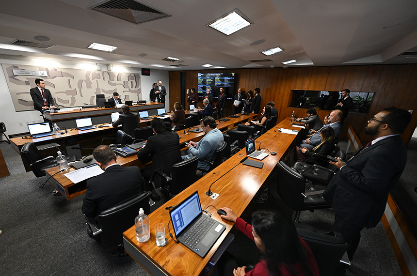 Comissão aprova tratamento para preso dependente de drogas — Senado Notícias