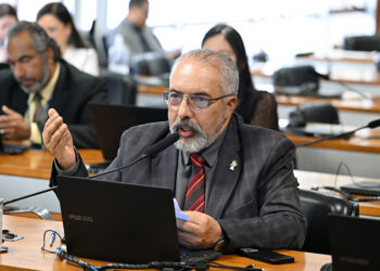 Estatuto dos Cães e Gatos passa a tramitar no Senado como projeto de lei — Senado Notícias