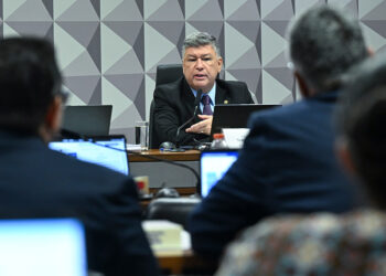 Viana contesta decisão do STF sobre documentos ligados ao Master — Senado Notícias