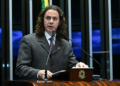 Veneziano destaca investimentos na Universidade de Campina Grande (PB) — Senado Notícias