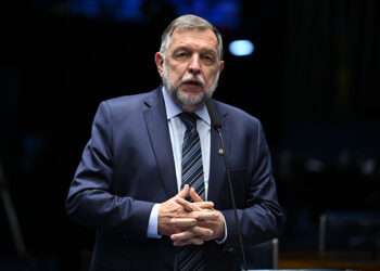 Arns anuncia retirada de projeto que susta decreto sobre educação especial — Senado Notícias