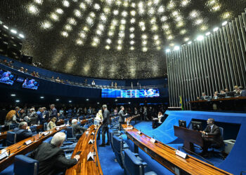 Vai à Câmara projeto que exclui do cálculo da renda familiar renda de safristas — Senado Notícias