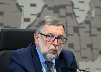 CCT aprova 24 outorgas de emissoras de rádio e TV — Senado Notícias